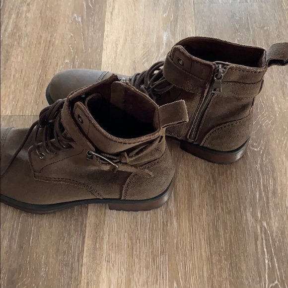 Banana Republic- Ankle Boots NWOT - Picture 2 of 9